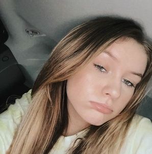 Meet your Posher, Briana